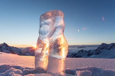 Eisskulptur Torso Mann, Eisfigur