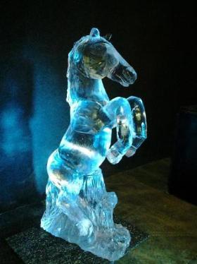 Eisskulptur Perd, Pferd aus Eis